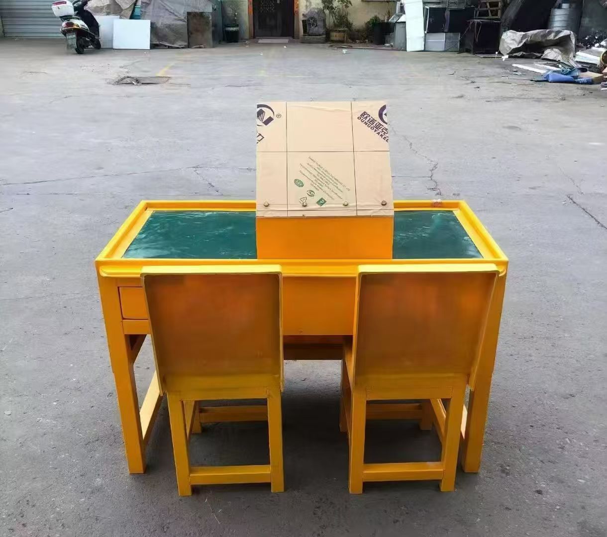 思茅防静电导通桌井下煤矿火工品发放桌：危险品流转的安全守护者